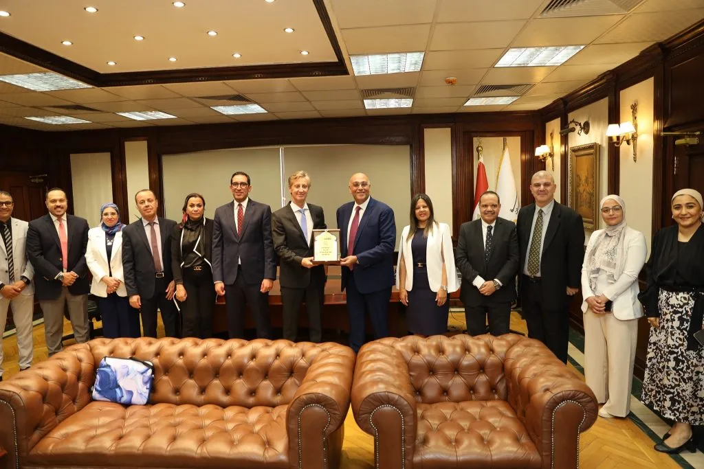 جهاز تنمية المشروعات يحتفي بممثل برنامج الأمم المتحدة للتنمية تقديرًا لمساهمته في تعزيز ريادة الأعمال في مصر جهاز تنمية المشروعات يحتفي بممثل برنامج الأمم المتحدة للتنمية تقديرًا لمساهمته في تعزيز ريادة الأعمال في مصر