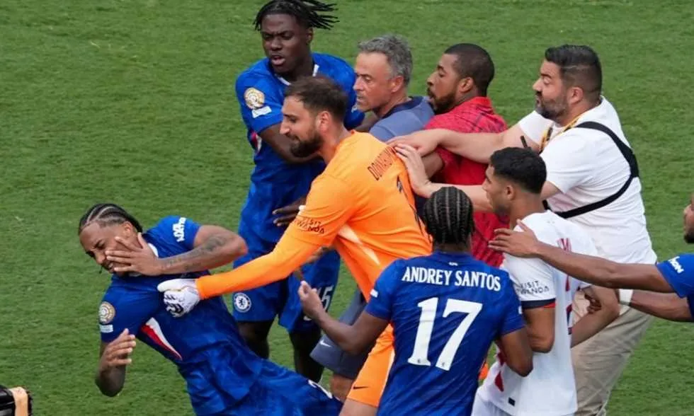 جواو بيدرو: لاعبو باريس فقدوا أعصابهم، وليس هناك حاجة للحديث عنهم كثيرًا. جواو بيدرو: لاعبو باريس فقدوا أعصابهم، وليس هناك حاجة للحديث عنهم كثيرًا.