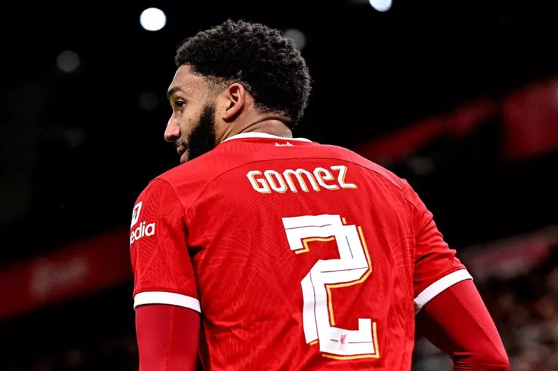 جوميز يغادر معسكر Liverpool بسبب الإصابة جوميز يغادر معسكر Liverpool بسبب الإصابة