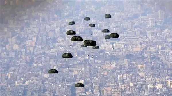 جيش الاحتلال يعلن استئناف إلقاء المساعدات من الجو في غزة وتحديد ممرات لمرور المساعدات الإنسانية.