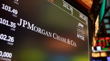 جيه بي مورجان يحذر شركات التكنولوجيا المالية من رسوم مرتفعة بسبب استهلاك البيانات.