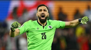 حارس فالنسيا يتوجه إلى ليفربول لإتمام صفقة انتقاله