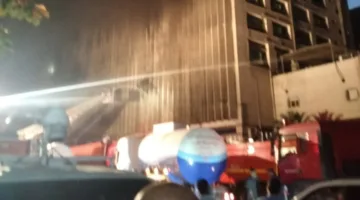حالات اختناق.. زيادة عدد المصابين في حريق سنترال رمسيس إلى 33 شخصًا