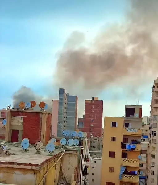 حريق في مخزن خردة بالإسكندرية دون تسجيل إصابات أو خسائر بشرية (صور)