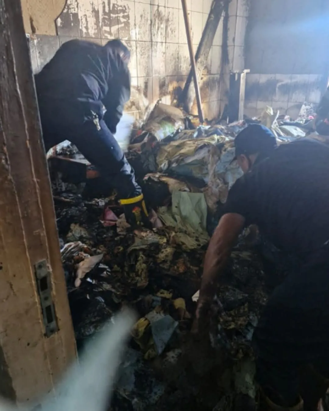 حريق ي Destroy غرفة أرشيف الوثائق في مستشفى قنا العام | صور حريق ي Destroy غرفة أرشيف الوثائق في مستشفى قنا العام | صور