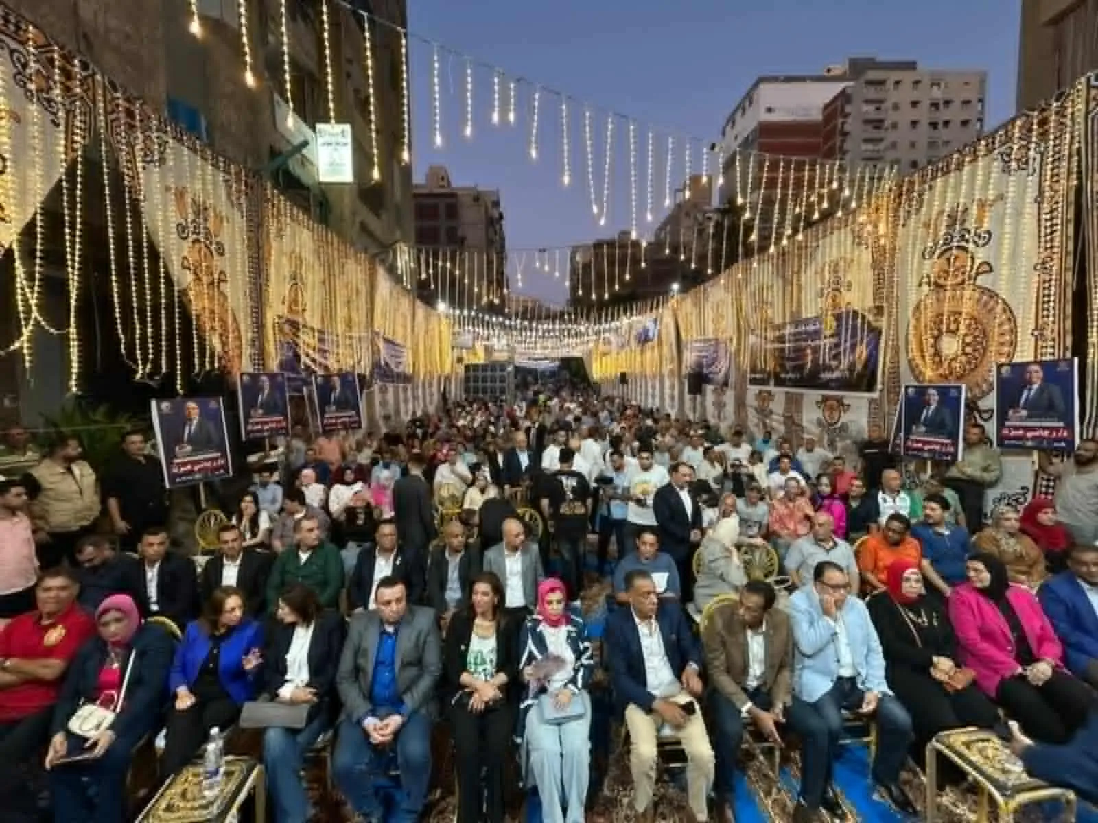 حزب حماة الوطن في الإسكندرية يقيم اجتماعًا انتخابيًا لدعم مرشحي مجلس الشيوخ في منطقة الرمل حزب حماة الوطن في الإسكندرية يقيم اجتماعًا انتخابيًا لدعم مرشحي مجلس الشيوخ في منطقة الرمل