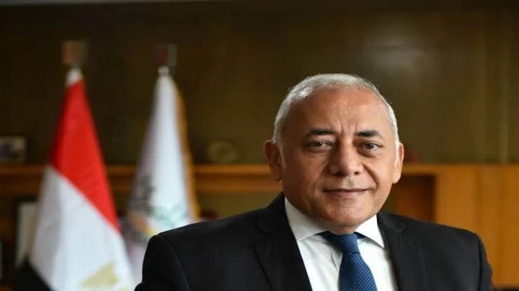 حسام الحجار: البنك الأهلي المصري ملتزم بتبني الأفكار التي تعزز الصناعة المحلية وتدعم الاستدامة. حسام الحجار: البنك الأهلي المصري ملتزم بتبني الأفكار التي تعزز الصناعة المحلية وتدعم الاستدامة.