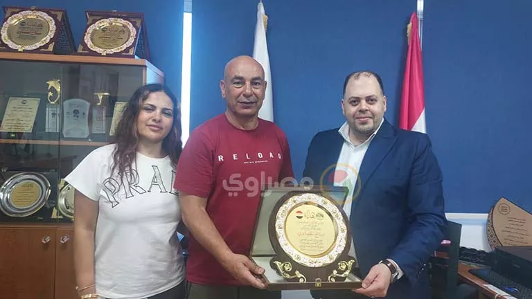 حسام حسن وزوجته يتفقدان مرضى مستشفى العجمي في الإسكندرية – صور حسام حسن وزوجته يتفقدان مرضى مستشفى العجمي في الإسكندرية – صور