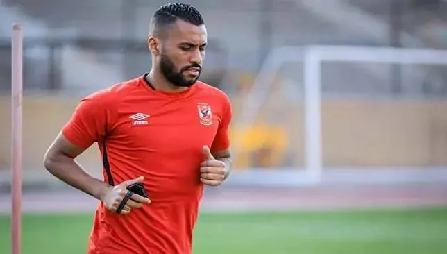 حسام عاشور.. ضجة الملايين تشتعل في غرفة ملابس الأهلي حسام عاشور.. ضجة الملايين تشتعل في غرفة ملابس الأهلي