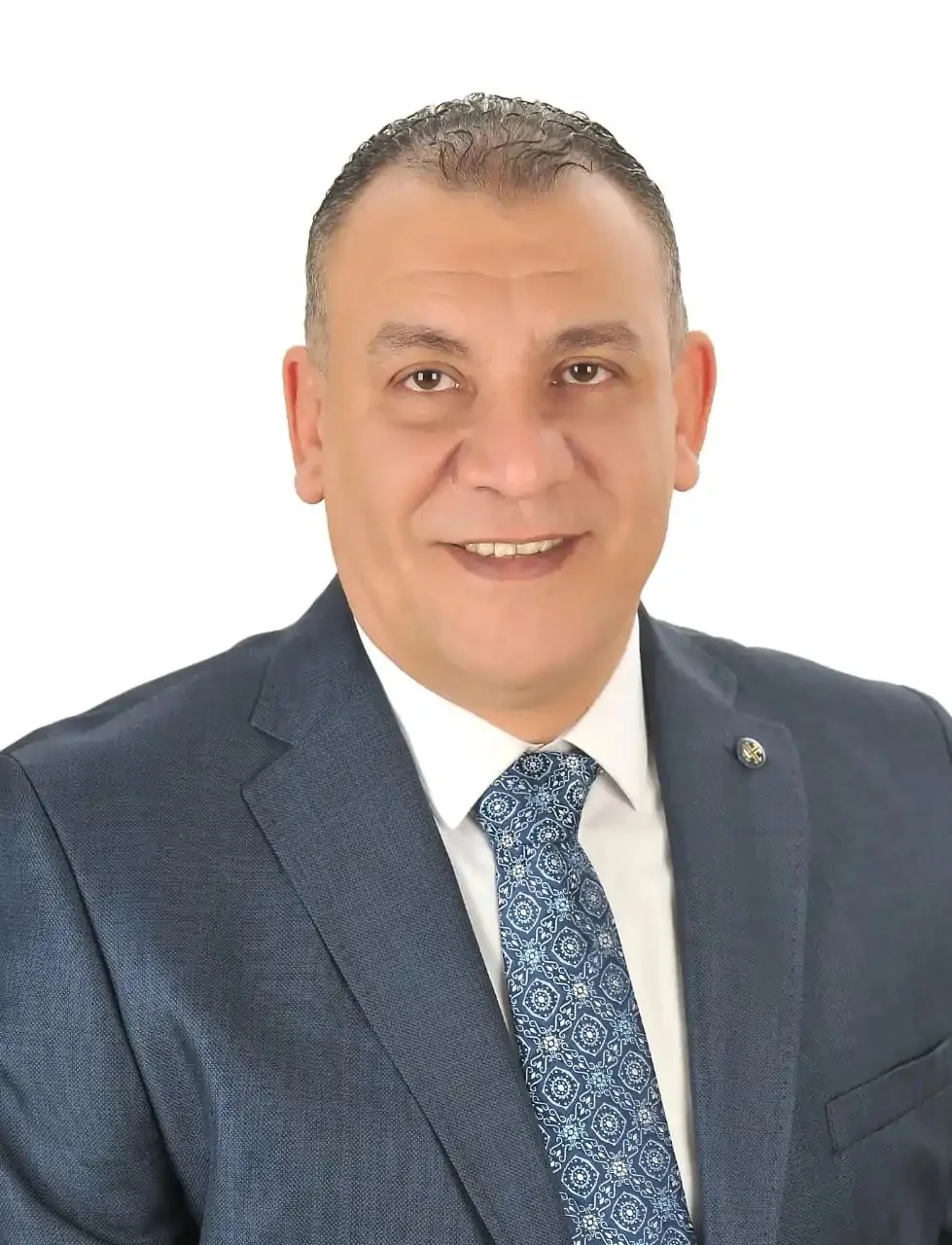 حسام مصطفى يكتب: الطبقة المتوسطة ورفض التصويت… ما بين اليأس والمظاهر التمويلية. حسام مصطفى يكتب: الطبقة المتوسطة ورفض التصويت… ما بين اليأس والمظاهر التمويلية.