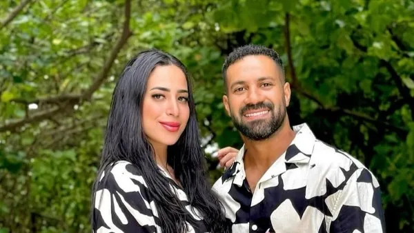 حسني عبد ربه يقضي إجازة رومانسية مع زوجته في إندونيسيا حسني عبد ربه يقضي إجازة رومانسية مع زوجته في إندونيسيا