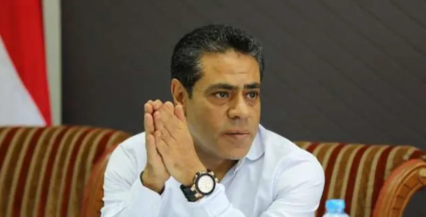 حضور أعضاء الأهلي يرافقه حزن طارق قنديل خلال صلاة الجنازة على شقيقه حضور أعضاء الأهلي يرافقه حزن طارق قنديل خلال صلاة الجنازة على شقيقه