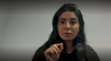 حفيدة الشيخ مرهج شاهين تُحمّل القوات الحكومية مسؤولية وفاته عقب ظهوره في فيديو يظهر جنودًا يحلقون شاربه.