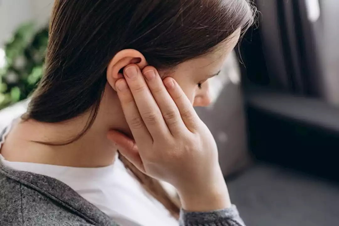 حكة الأذن: الأسباب وسبل العلاج المتاحة