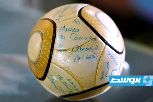 حكم بالسجن 17 عاماً على سارق كرة موقعة من نيمار حكم بالسجن 17 عاماً على سارق كرة موقعة من نيمار