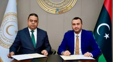 حكومة الدبيبة: إعادة توزيع حوالي 12 ألف موظف بين وزارتي التعليم والصحة