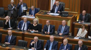 حكومة العهد في حيرة… بين المتمردين والمحتفلين بالفشل