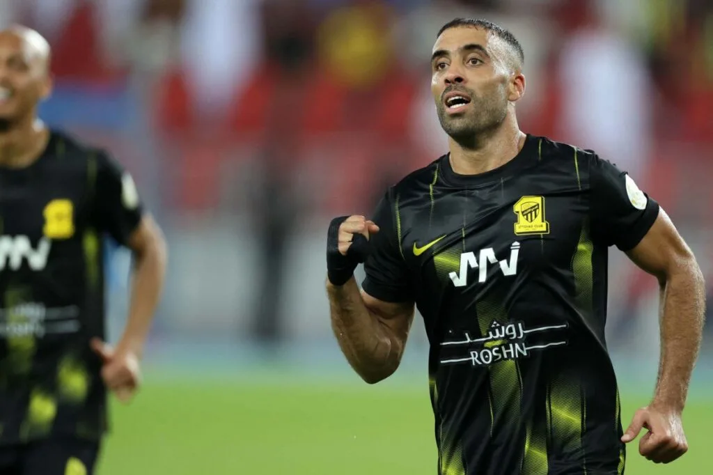 حمد الله ينضم أخيرًا.. ما عدد اللاعبين الذين كانوا مع الهلال والنصر والاتحاد عبر التاريخ؟