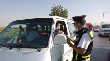 حملات تفتيشية لرصد المخالفات المرورية في شوارع وميادين القاهرة والجيزة