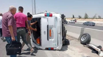 حوادث بين سيارة خاصة وميكروباص على طريق الفيوم