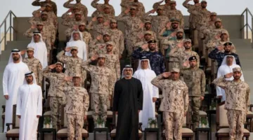 خالد بن محمد بن زايد يراقب عروضاً فنية لمجندي الدفعة الثانية والعشرين من خدمات الوطن.