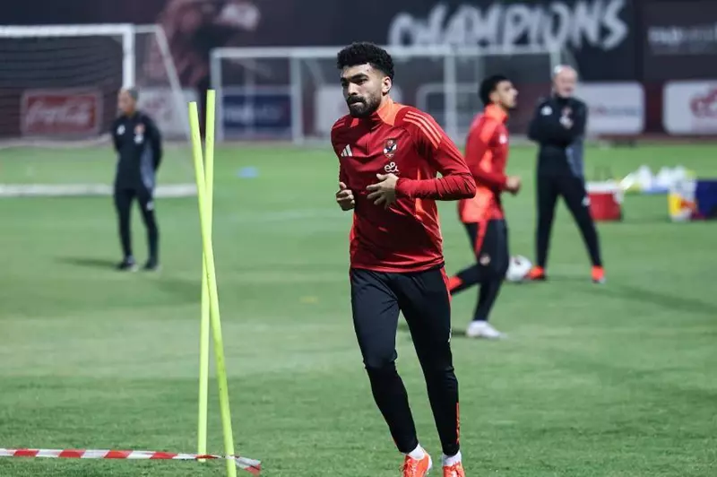 خالد عبد الفتاح يعلن انتقاله من الأهلي إلى سيراميكا: عدم اللعب هو سبب مغادرتي خالد عبد الفتاح يعلن انتقاله من الأهلي إلى سيراميكا: عدم اللعب هو سبب مغادرتي