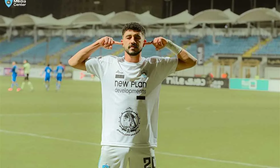خبر في الجول – بلوزداد يبرم اتفاقًا مع غزل المحلة حول بن حمودة.. وتحديد موعد سفر اللاعب خبر في الجول – بلوزداد يبرم اتفاقًا مع غزل المحلة حول بن حمودة.. وتحديد موعد سفر اللاعب