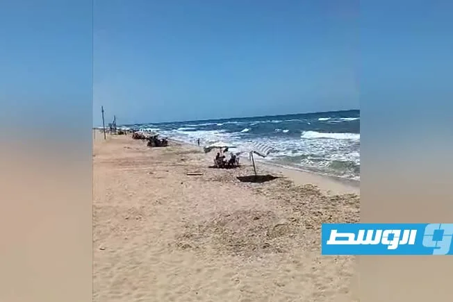 «خدمة الإنقاذ البحري» في المنطقة الشرقية تنبه من مخاطر السباحة على الساحل الليبي.