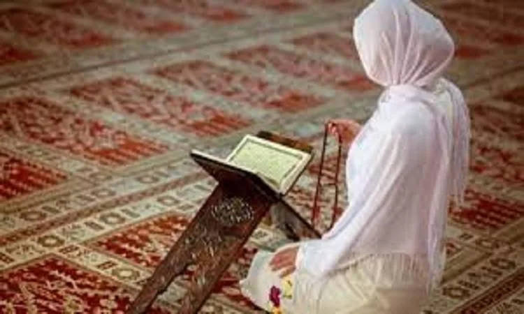 خشوعي في الصلاة يتأثر بسبب مرض ابني.. هل صلاتي صحيحة؟