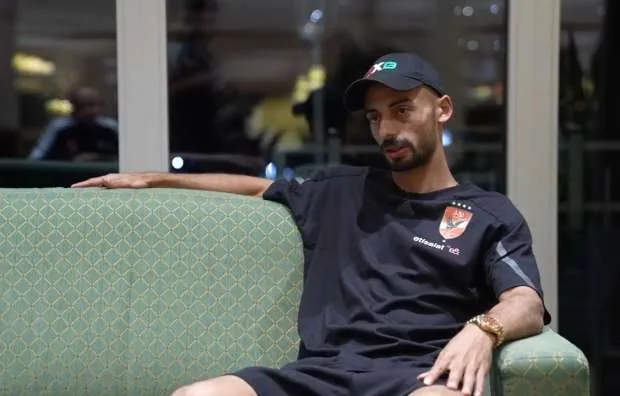 خطوة واحدة تفصل انتقال أحمد عبد القادر من الأهلي إلى الحزم السعودي مع رفض الزمالك