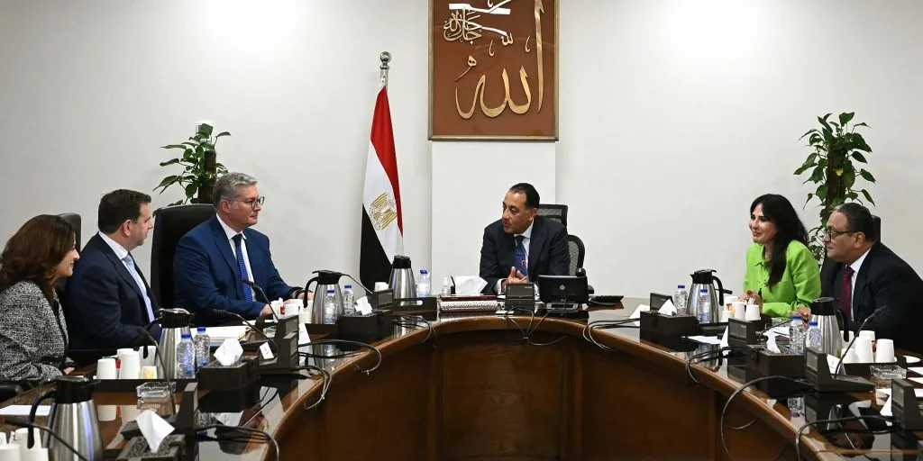 خلال لقائه برئيس شركة “شل العالمية للغاز” .. مدبولي يؤكد على أهمية سداد مستحقات الشركاء الأجانب في قطاع النفط.