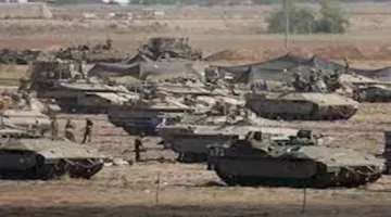 دبابات الاحتلال تدخل دير البلح مما يزيد من قلق عائلات المحتجزين