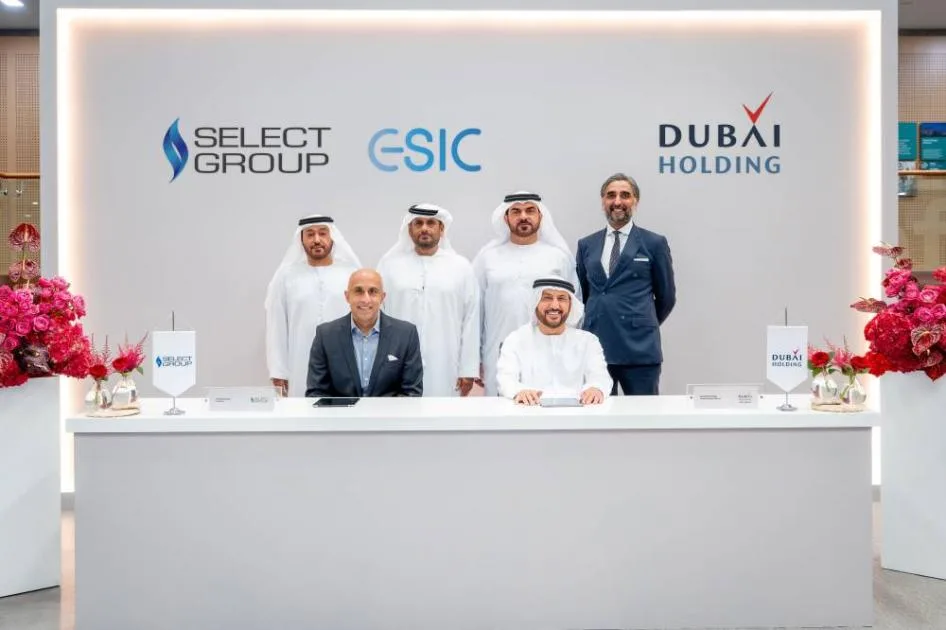 «دبي القابضة» تُنفذ أول اتفاقية لبيع أرض مع «سيليكت جروب» في منطقة نخلة جبل علي «دبي القابضة» تُنفذ أول اتفاقية لبيع أرض مع «سيليكت جروب» في منطقة نخلة جبل علي