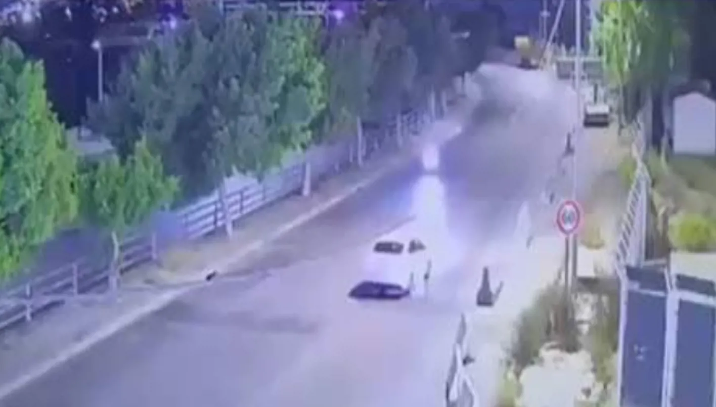 دراجة الموت: حادث مروع في سن الفيل يتسبب في وفاة زوجين (فيديو) دراجة الموت: حادث مروع في سن الفيل يتسبب في وفاة زوجين (فيديو)