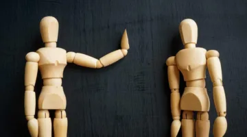 دراسة: الأفراد التنافسيون يفضلون القيادة الصارمة
