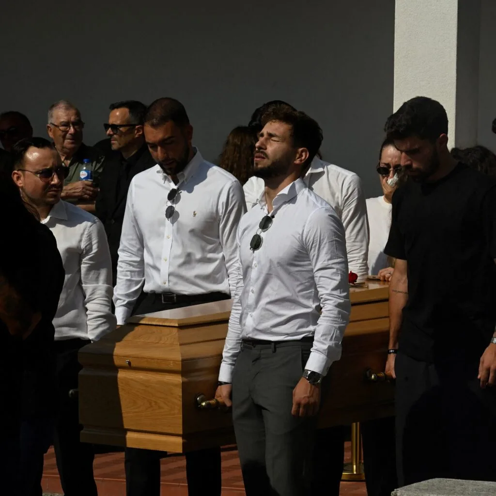دعوات لطرده من النادي.. انتقادات قوية للويز دياز بسبب عدم حضوره جنازة جوتا