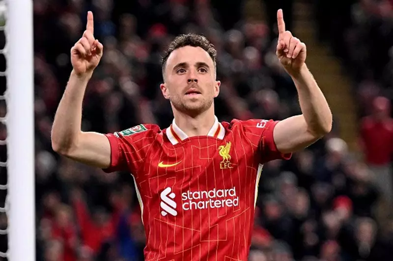 دقيقة صمت في يورو السيدات تكريماً لجوتا وشقيقه دقيقة صمت في يورو السيدات تكريماً لجوتا وشقيقه