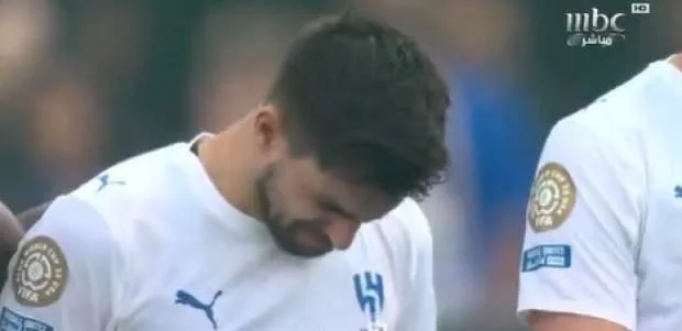 دموع كانسيلو ونيفيز خلال مباراة الهلال وفلومينينسي تأثراً بفقدان جوتا
