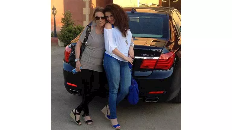 دنيا عبدالعزيز تستعرض ذكرياتها مع والدتها بكلمات عاطفية دنيا عبدالعزيز تستعرض ذكرياتها مع والدتها بكلمات عاطفية