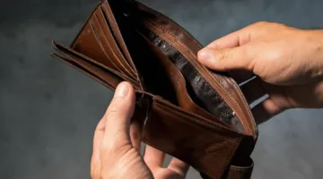 ديف رامزي: 3 عناصر تجعل وضعك المالي أسوأ