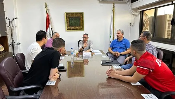 رئيس اتحاد الكرة الطائرة يلتقي باللجنة الطبية لتقييم نسبة إصابات اللاعبين الدوليين رئيس اتحاد الكرة الطائرة يلتقي باللجنة الطبية لتقييم نسبة إصابات اللاعبين الدوليين