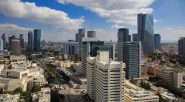 رئيس الأركان السابق للجيش الإسرائيلي يترك حزب بيني جانتس.. ما الأسباب وراء ذلك؟