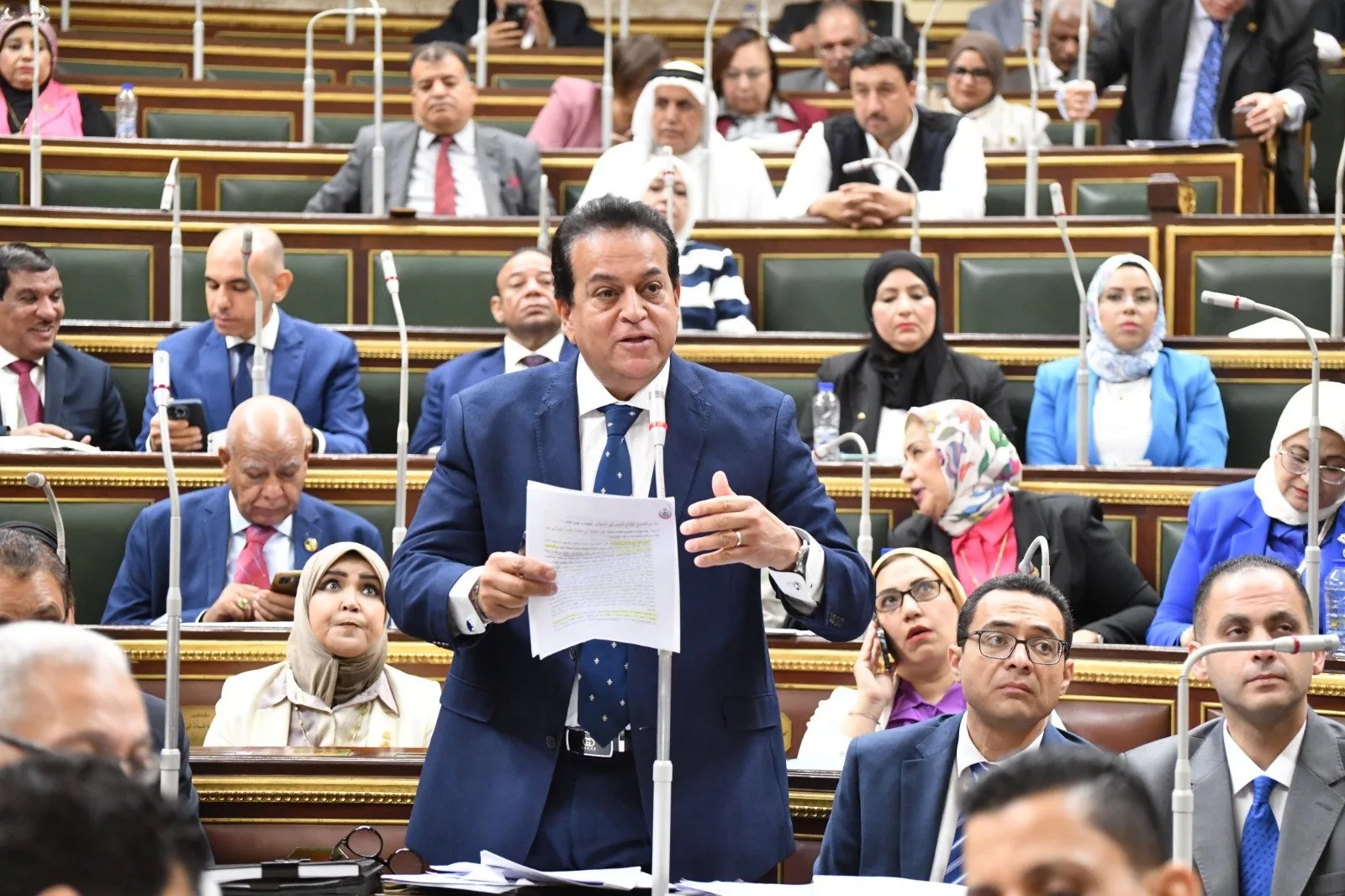 رئيس البرلمان يعبر عن امتنانه لوزيري الصحة والشؤون النيابية على جهودهما في ضمان انضباط مشروعات القوانين. رئيس البرلمان يعبر عن امتنانه لوزيري الصحة والشؤون النيابية على جهودهما في ضمان انضباط مشروعات القوانين.
