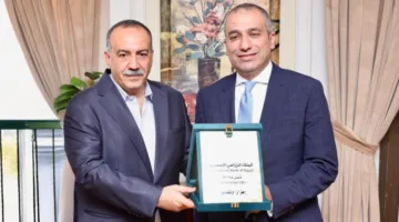 رئيس البنك الزراعي المصري يجتمع مع محافظ أسيوط لمناقشة تعزيز التعاون وتعزيز التنمية الزراعية في المحافظة