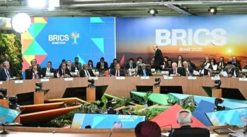 رئيس الحكومة يجتمع برئيس جمهورية الأوروغواي