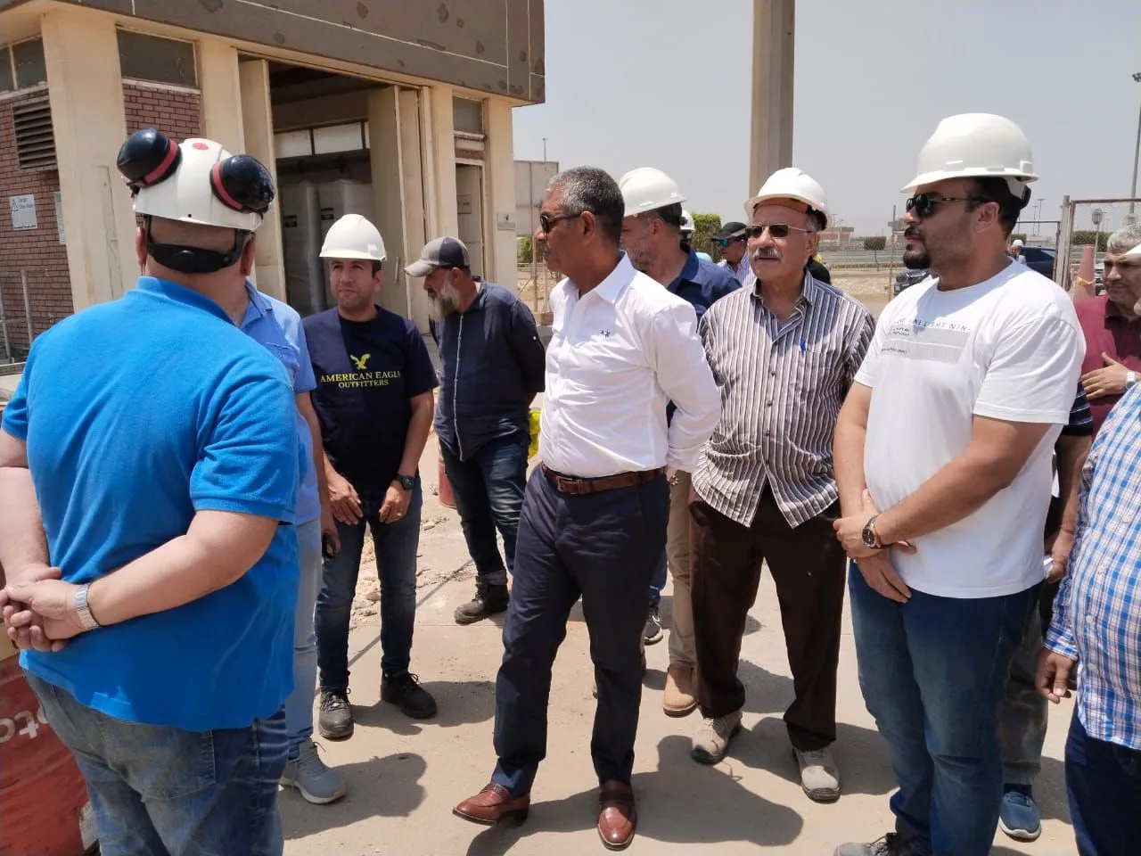 رئيس الهيئة التنفيذية لمشاريع المياه يزور محطة معالجة الجبل الأصفر.