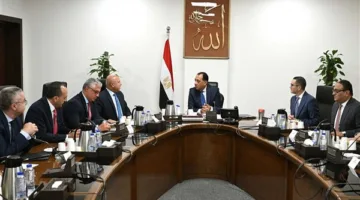 رئيس الوزراء: جاهزون لتقديم حوافز مبتكرة لتطوير صناعة السيارات الكهربائية في مصر
