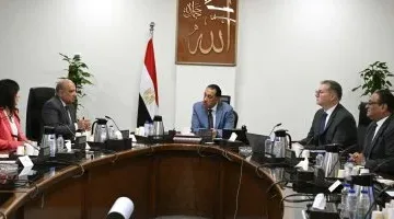 رئيس الوزراء يؤكد على ضرورة استمرار تشغيل المحطات لضمان عدم انقطاع الكهرباء خلال فصل الصيف