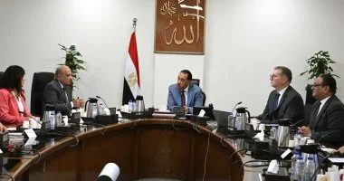 رئيس الوزراء يؤكد على ضرورة استمرار تشغيل المحطات لضمان عدم انقطاع الكهرباء خلال فصل الصيف