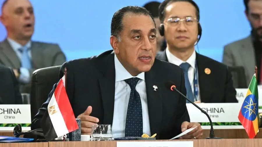 رئيس الوزراء: يجب علينا تعزيز التعاون بين بنوك المركزي لدول مجموعة بريكس لتيسير المعاملات المالية بالعملات المحلية.